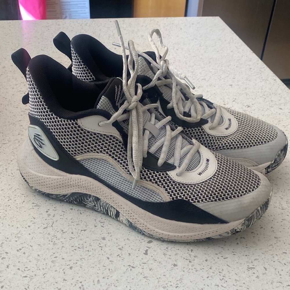 Steph Curry UA basketball shoes